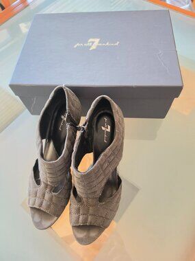 7 For All Mankind Gray Quilted Suede Cutout Peep Toe Heels Booties Size 7
